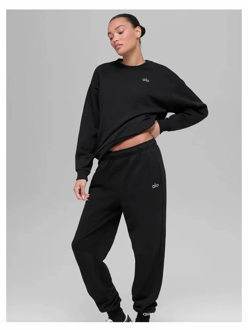 ALO Yoga accolade crew neck pullover and sweatpant. Both size small.